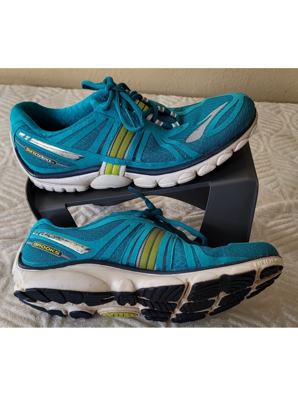Brooks Pure Cadence 7 Teal and green Women's Running sneakers. Size 7.5
